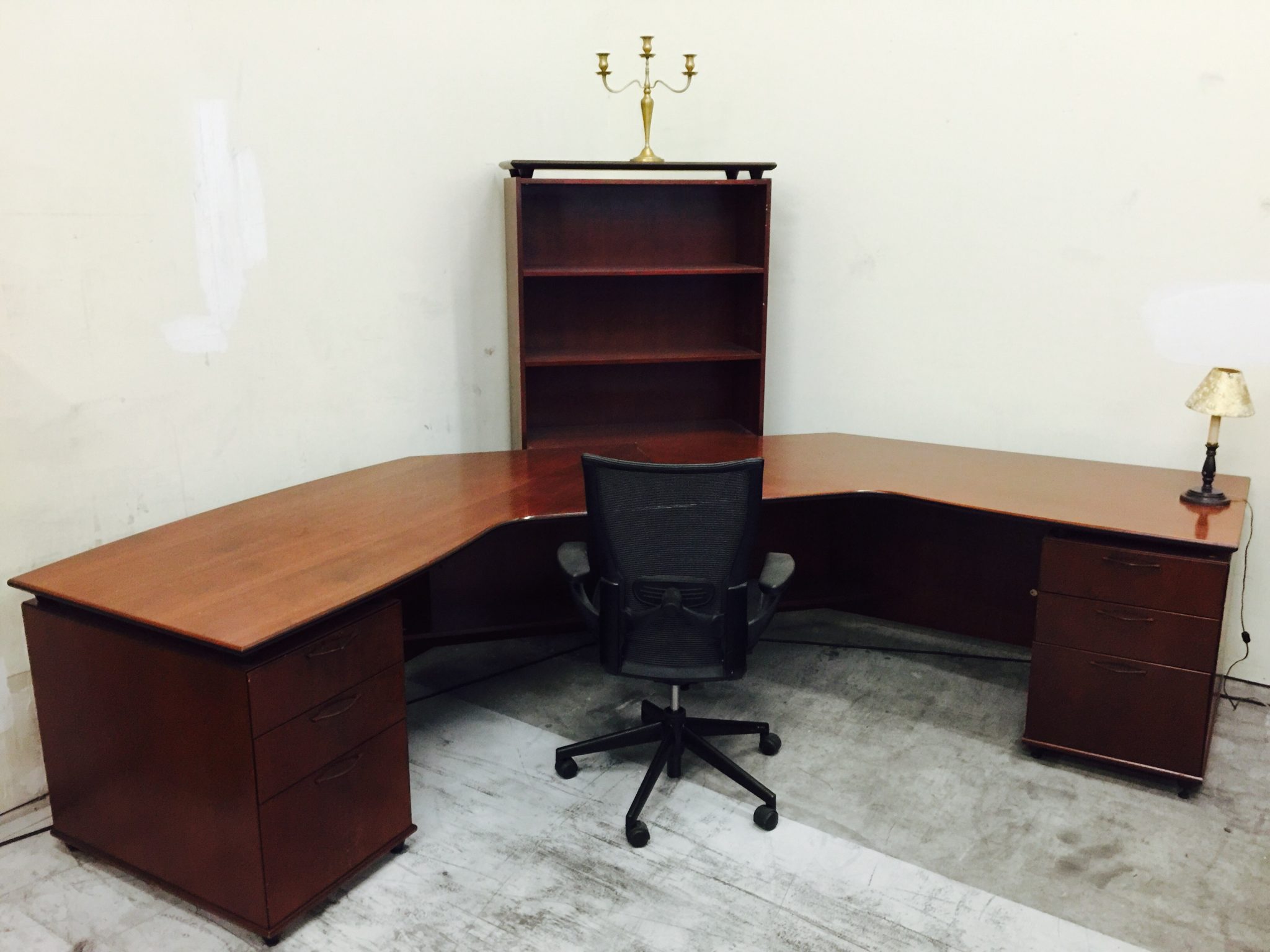 Showroom display office desk c shape with storage | Ace Office ...