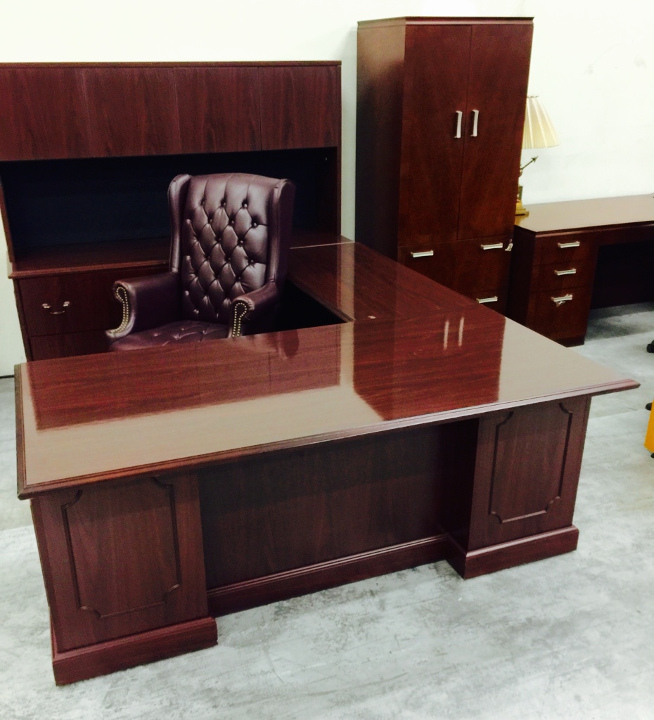Used Traditional U Shaped Desk and Hutch